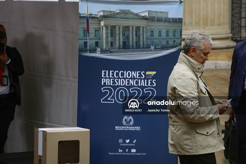 El presidente de Colombia, Iván Duque Márquez, depositó su voto y habló ante los medios en las elecciones presidenciales 2022