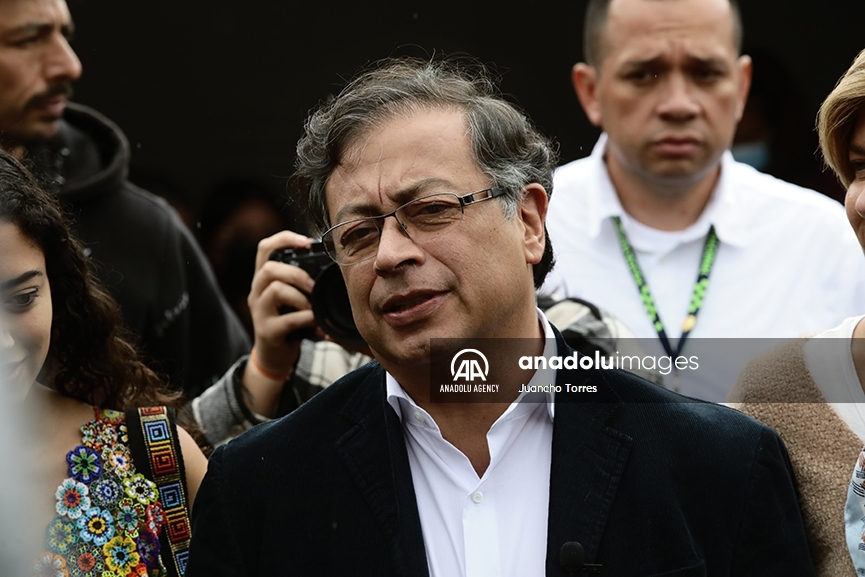 El candidato presidencial Gustavo Petro depositó su voto en medio de las elecciones presidenciales de Colombia