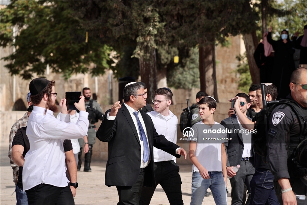 İsrailli aşırı sağcı milletvekili Ben-Gvir, polis eşliğinde Mescid-i Aksa'ya baskın düzenledi