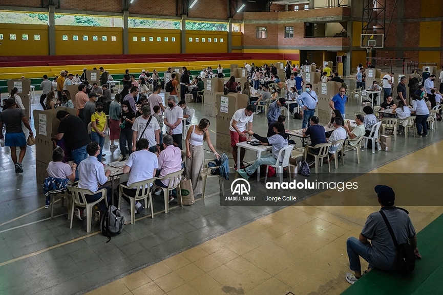 Las imágenes que dejan las votaciones presidenciales en Medellín, Colombia