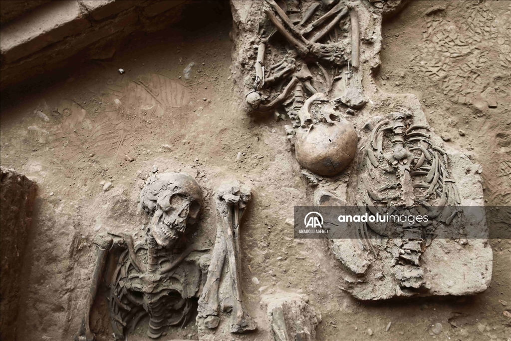 Arqueólogos encuentran en Lima, Perú, restos humanos que datan de la época colonial 4