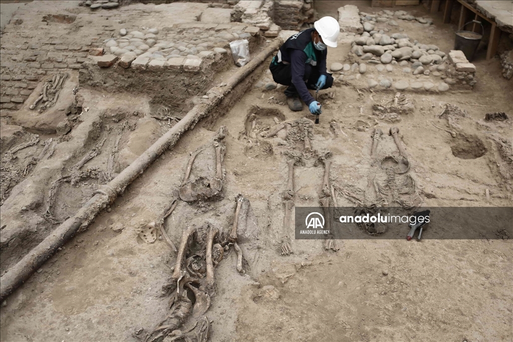 Arqueólogos encuentran en Lima, Perú, restos humanos que datan de la época colonial 7
