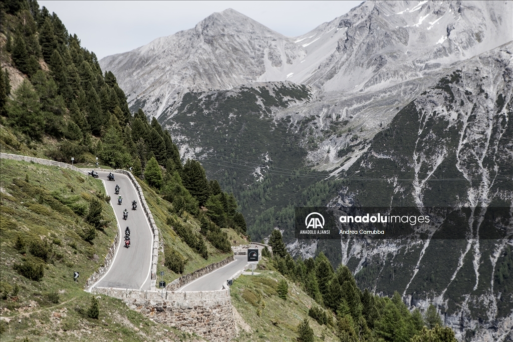 Dünya'nın en tehlikeli yolları: Stelvio Geçidi