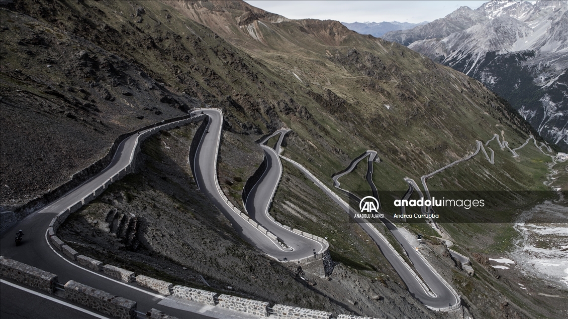 Dünya'nın en tehlikeli yolları: Stelvio Geçidi
