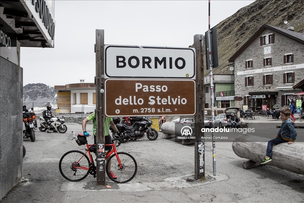 Dünya'nın en tehlikeli yolları: Stelvio Geçidi