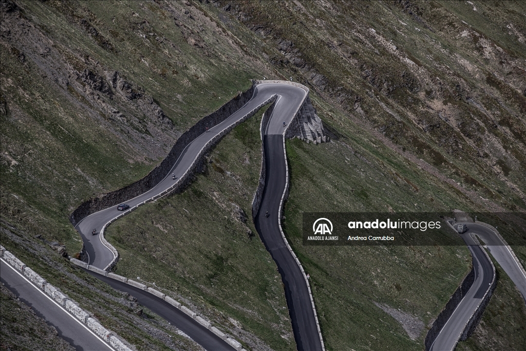 Dünya'nın en tehlikeli yolları: Stelvio Geçidi