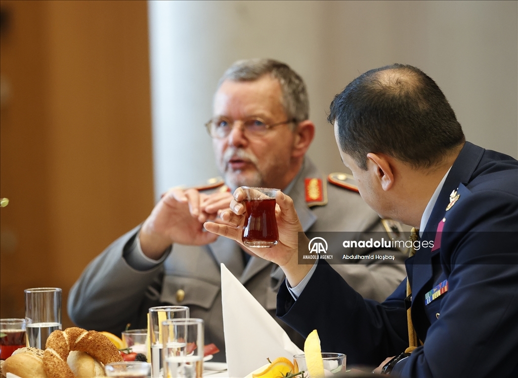 В Берлине рассказали о традициях завтрака в Турции