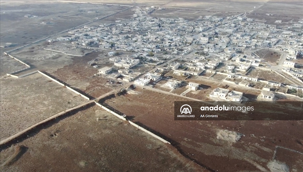 Terör örgütü YPG/PKK, Tel Rıfat ve çevre köylerde tünel kazıp silah saklıyor
