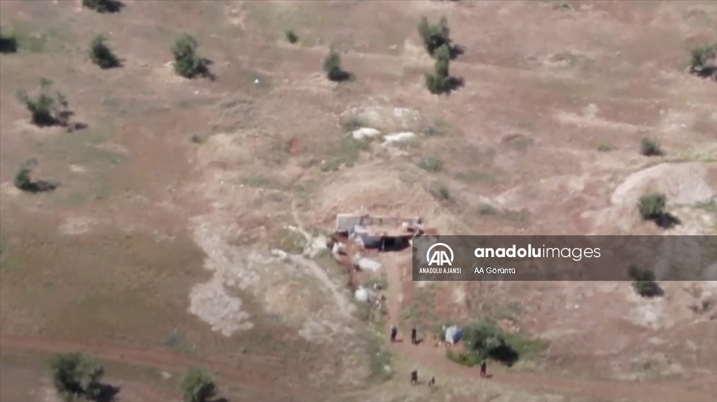 Terör örgütü YPG/PKK, Tel Rıfat ve çevre köylerde tünel kazıp silah saklıyor