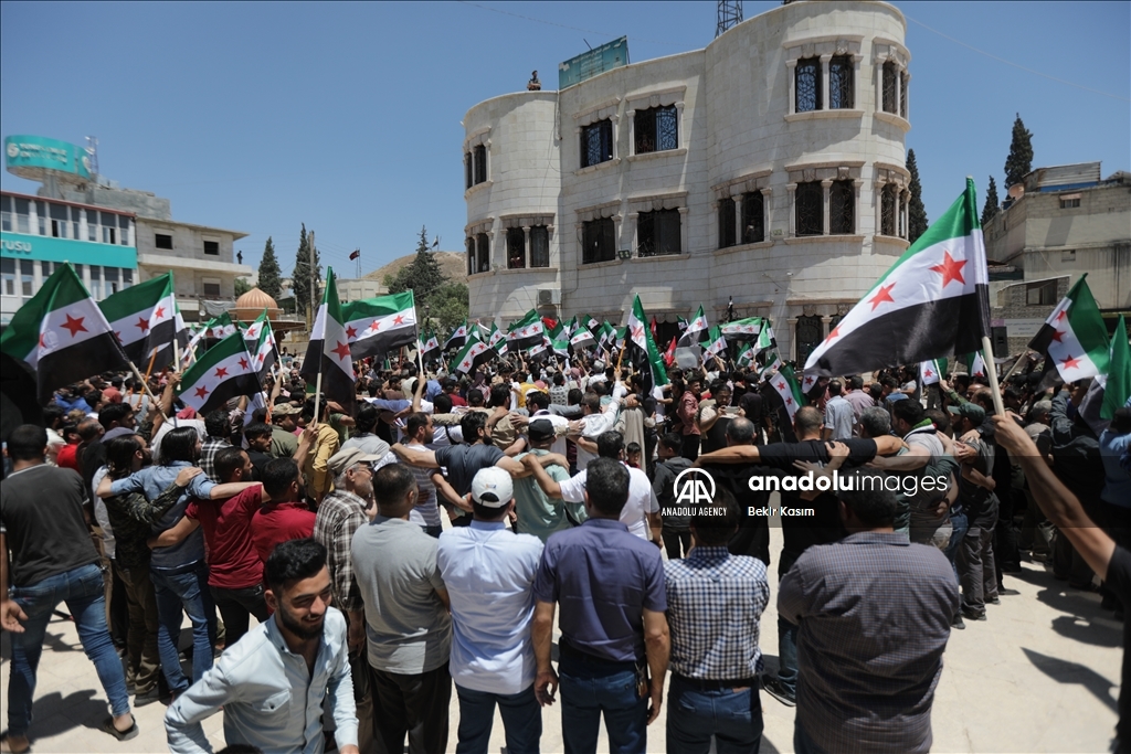 طالب المتظاهرون القوات المسلحة التركية والجيش الوطني السوري بتطهير مدينة تل رفعت