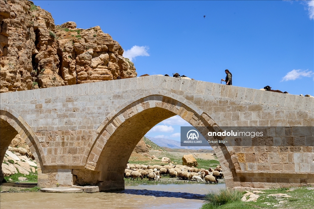 Zamanın tanığı tarihi Kelekom Köprüsü halen ilk günkü gibi ayakta