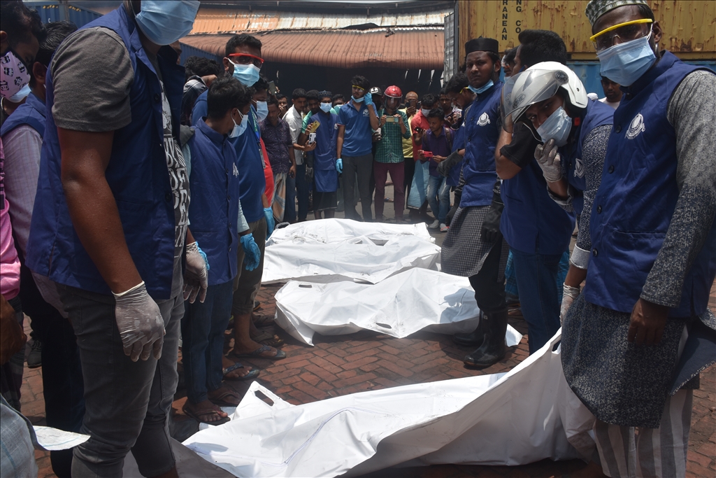Bangladesh, 49 të vdekur nga zjarri masiv në një depo kontejnerësh