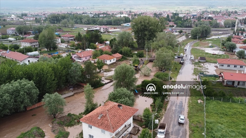 Çerkeş ilçesinde sağanak hayatı olumsuz etkiledi