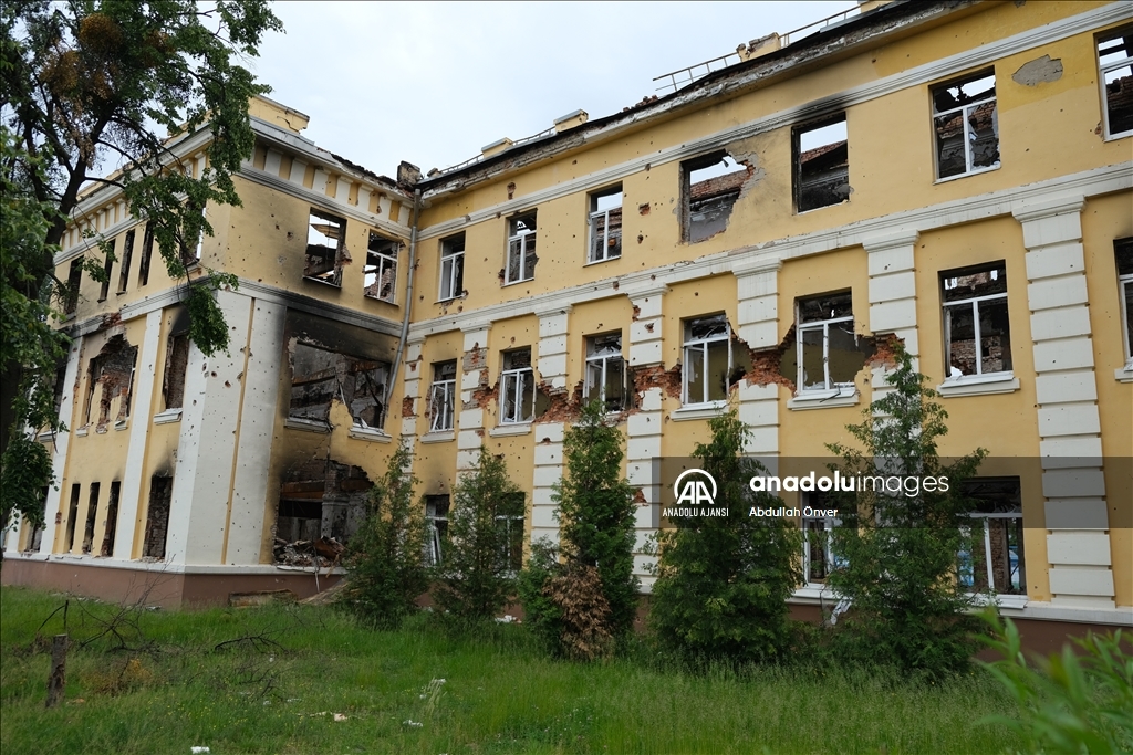 Savaşın gölgesinde Ukrayna'da mezuniyet töreni