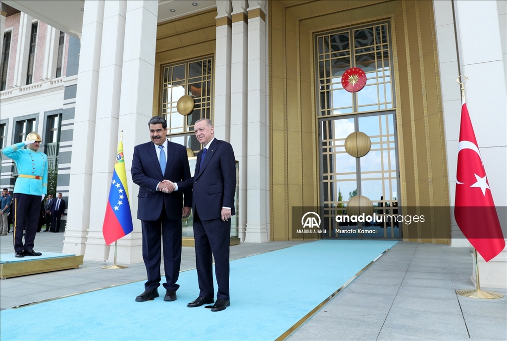 Cumhurbaşkanı Erdoğan, Venezuela Devlet Başkanı Maduro'yu resmi törenle karşıladı