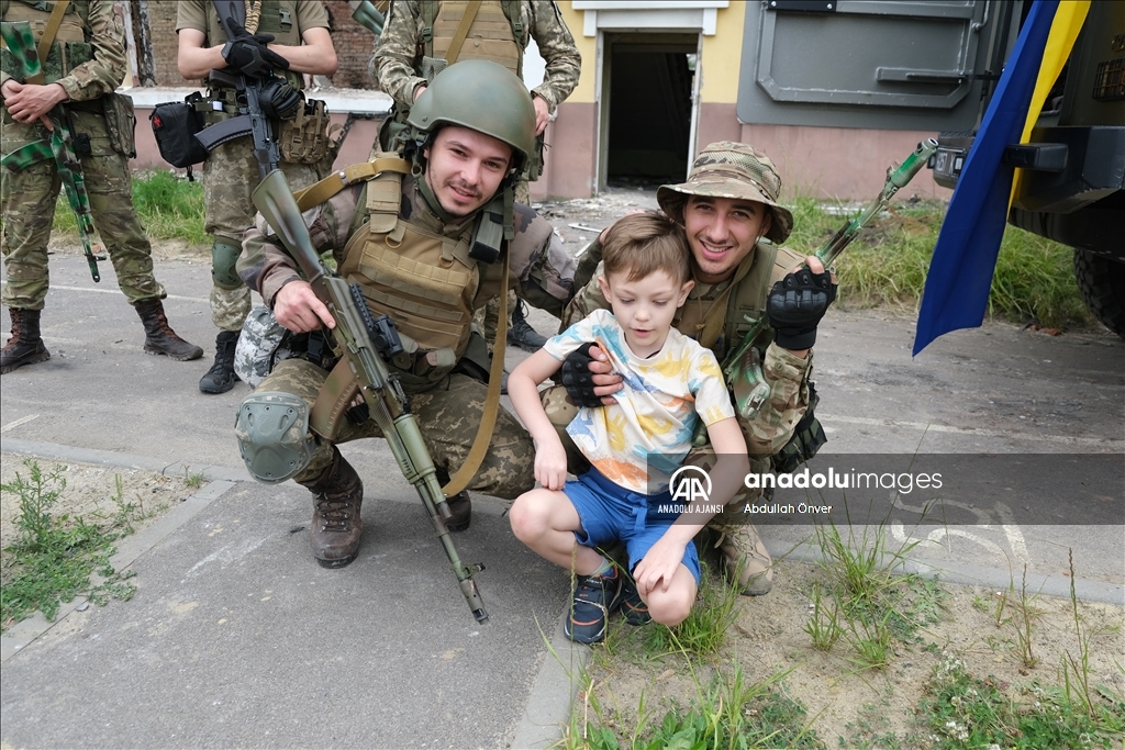 Savaşın gölgesinde Ukrayna'da mezuniyet töreni