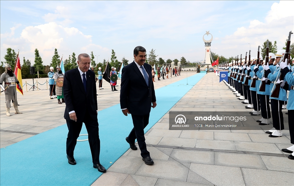 Cumhurbaşkanı Erdoğan, Venezuela Devlet Başkanı Maduro'yu resmi törenle karşıladı
