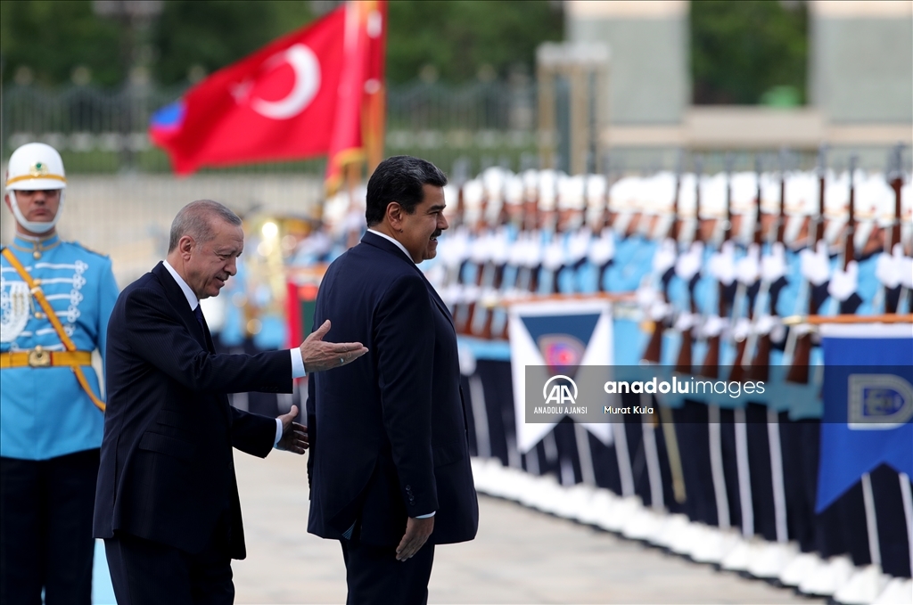 Cumhurbaşkanı Erdoğan, Venezuela Devlet Başkanı Maduro'yu resmi törenle karşıladı