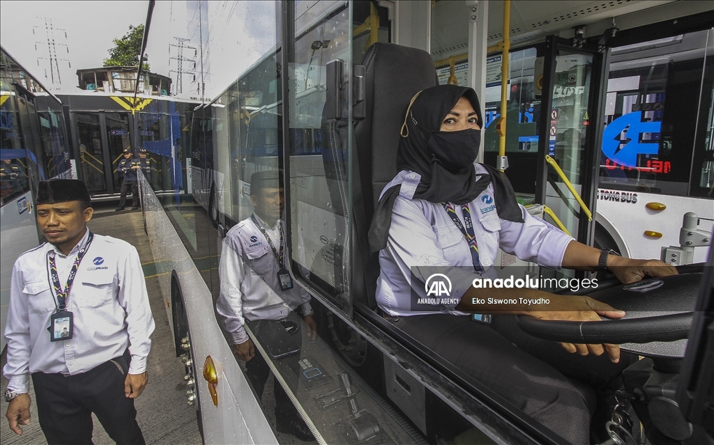 Pemprov DKI luncurkan bus listrik untuk angkutan umum