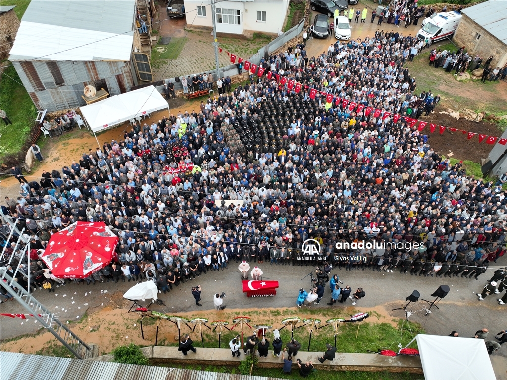 Şehit Piyade Uzman Çavuş Ömer Yıldırım, Sivas'ta son yolculuğuna uğurlandı