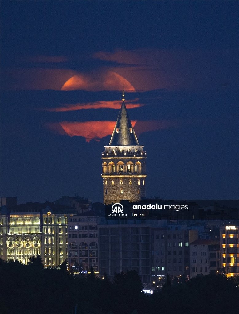 İstanbul'da "Süper Ay"
