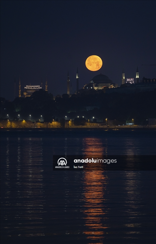 İstanbul'da "Süper Ay"