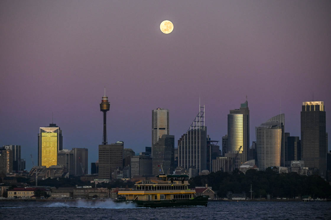 „Супер месечината“ блесна над Сиднеј