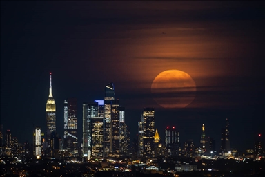 „Супер месечина“ на небото над Њујорк