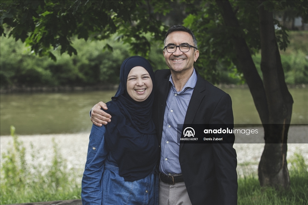 طبيب تركي يلتقي مريضته البوسنية بعد 27 عاما