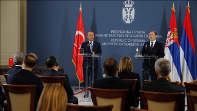 نشست مشترک خبری وزیران خارجه ترکیه و صربستان در بلگراد