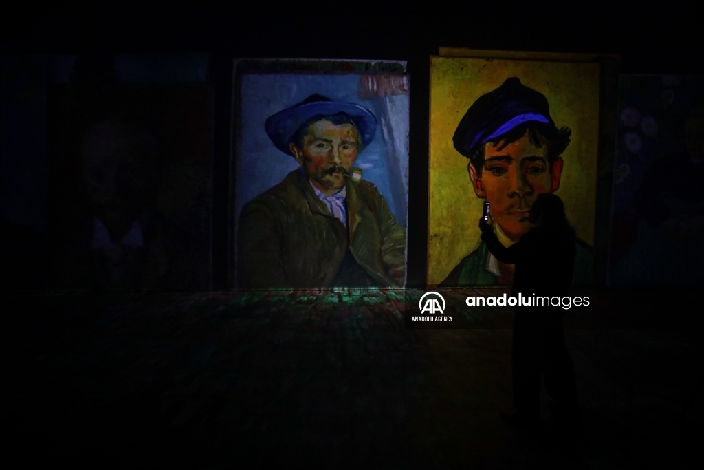 La experiencia inmersiva 'Beyond Van Gogh' se expone y se siente en Bogotá
