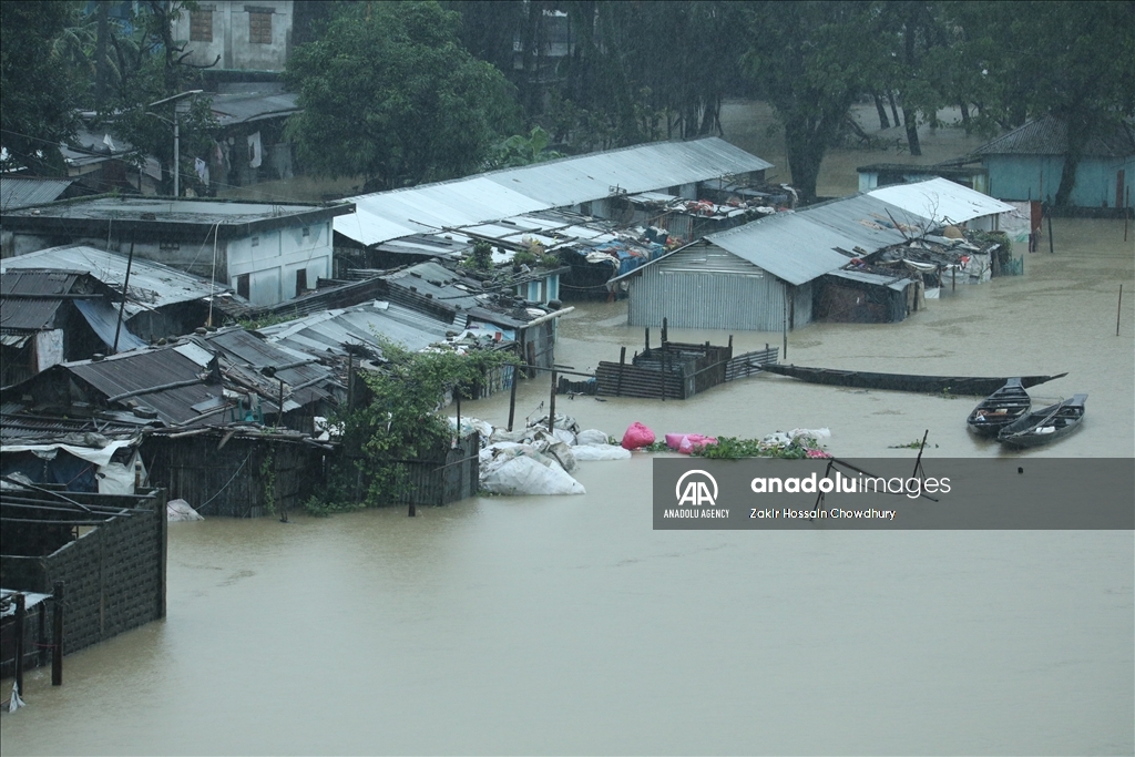 Bangladeš: Usljed nevremena koje je izazvalo grmljavinu i poplave stradalo 27 osoba  