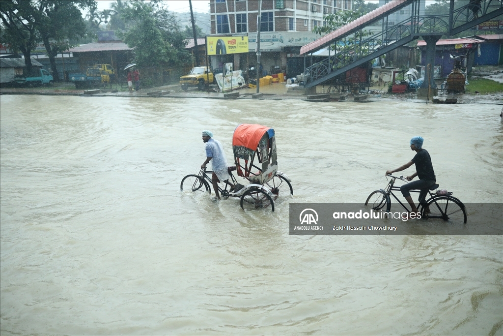 Bangladeš: Usljed nevremena koje je izazvalo grmljavinu i poplave stradalo 27 osoba  
