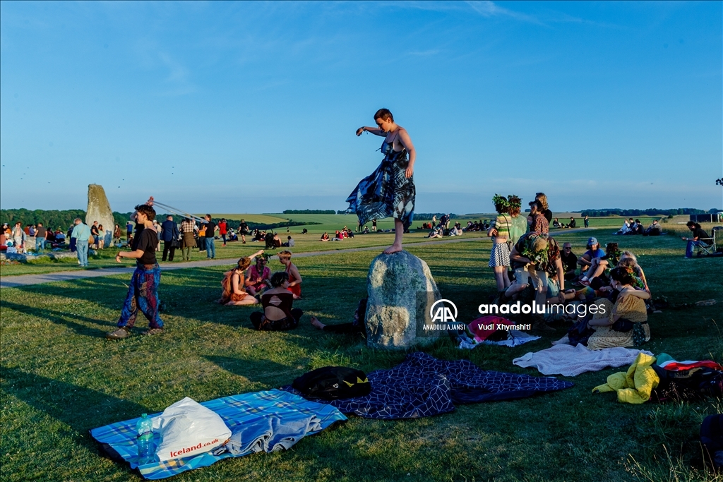 Stonehenge'de yaz gün dönümü