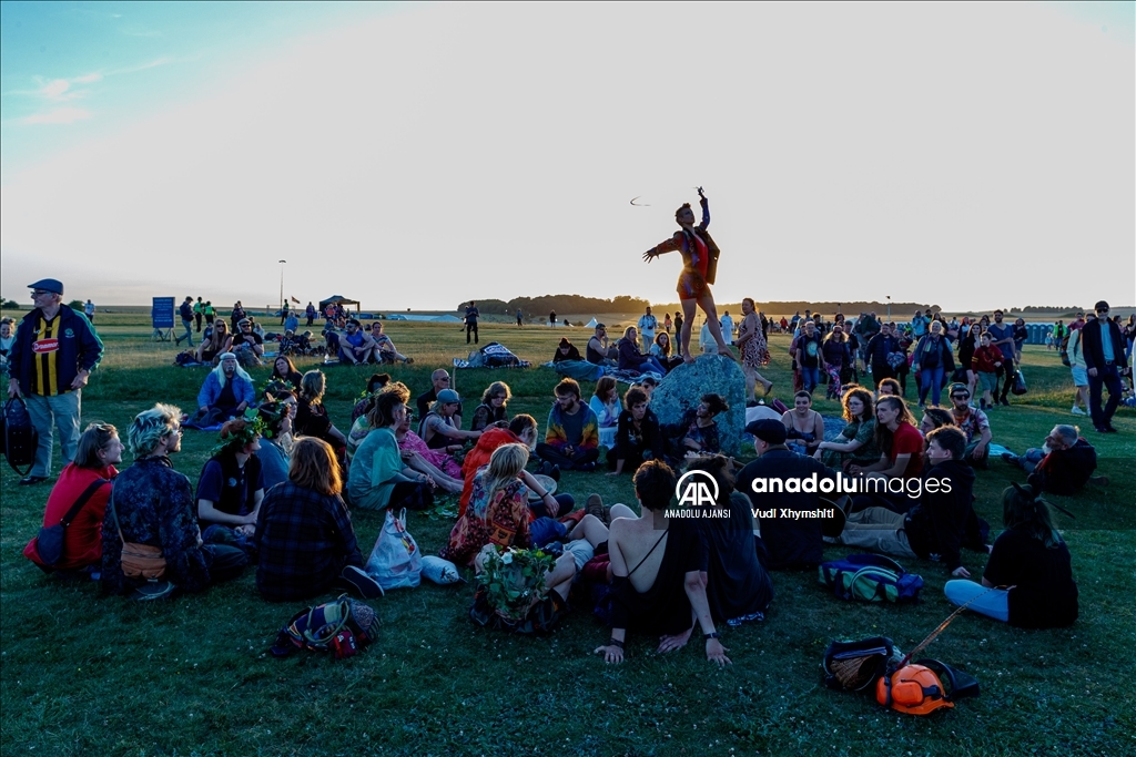 Stonehenge'de yaz gün dönümü