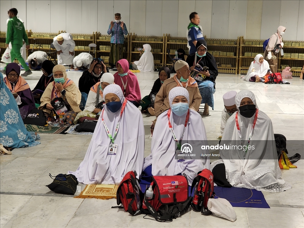 Mekke'ye ulaşan hacı adayları, ibadetlerine başladı