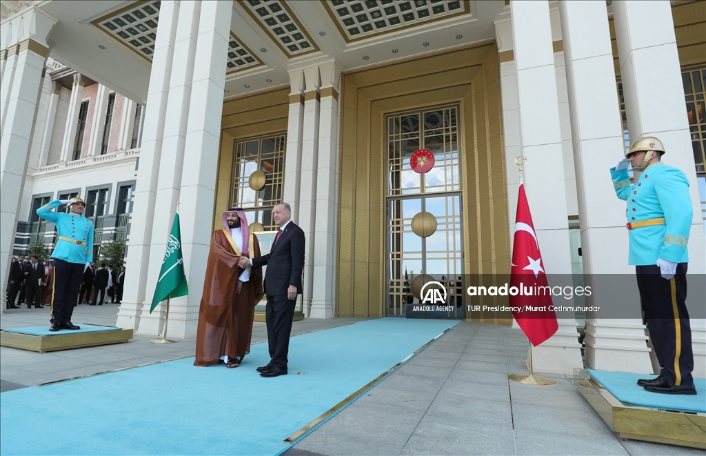 أردوغان يستقبل ولي العهد السعودي بمراسم رسمية