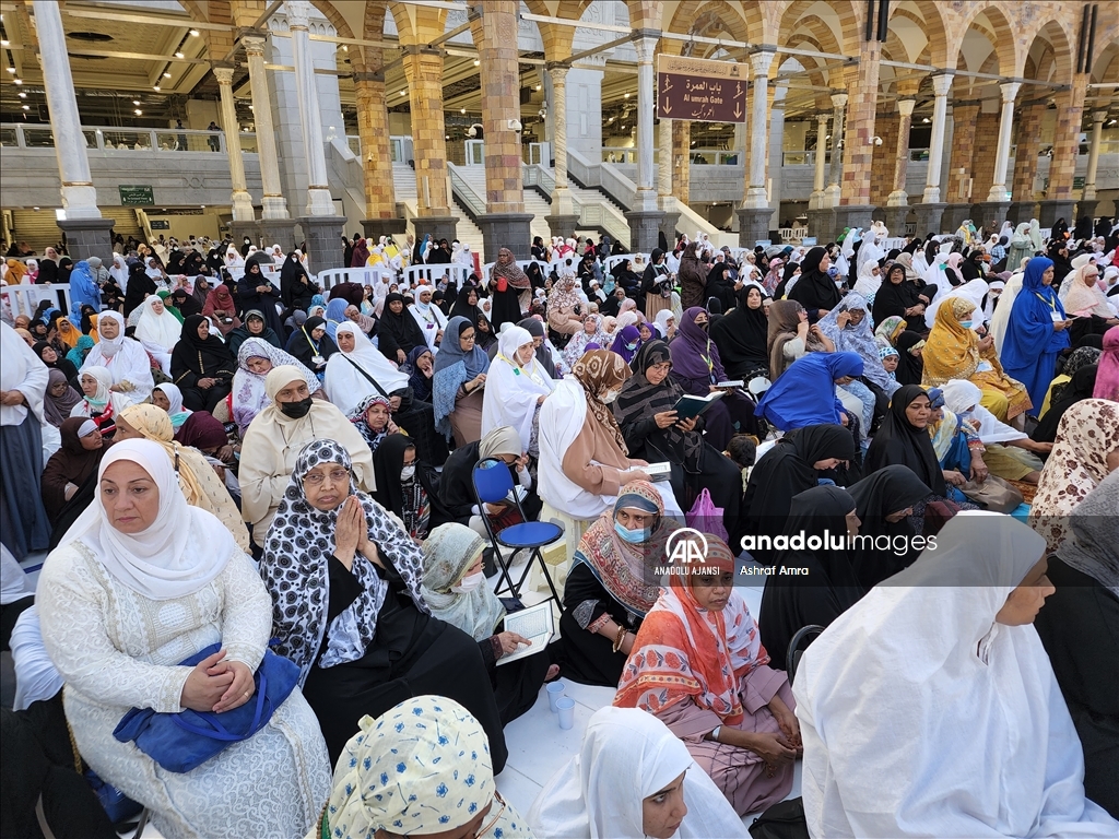 Mekke'ye ulaşan hacı adayları, ibadetlerine başladı