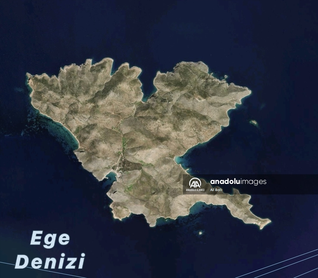 Keçi Adası'ndaki Yunan askerleri ve adaya yerleştirilen ağır silahlar görüntülendi