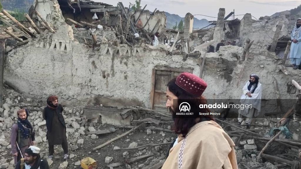 شمار تلفالت زلزله در افغانستان به 255 تن رسید