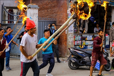 Protes menolak kenaikan harga produk minyak bumi di Nepal
