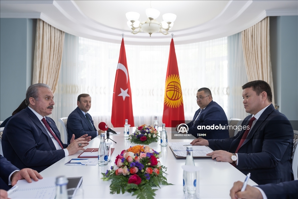 رئيس البرلمان التركي يلتقي نظيره القرغيزي