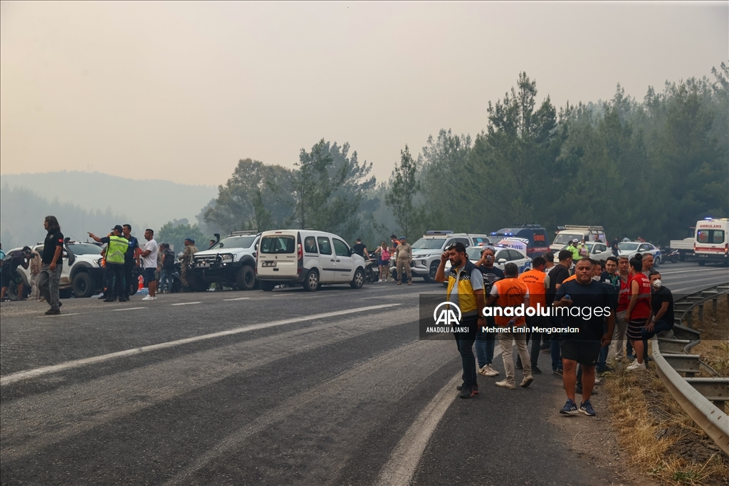 Marmaris'teki yangının katı atık depolama tesisine sıçramaması için koridor açıldı