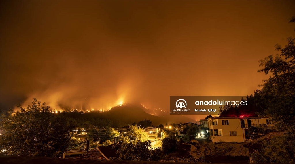Туркије: Пожар во Мармарис
