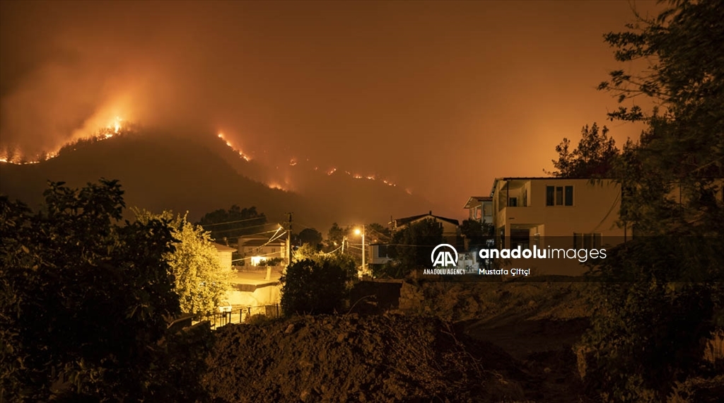 Туркије: Пожар во Мармарис