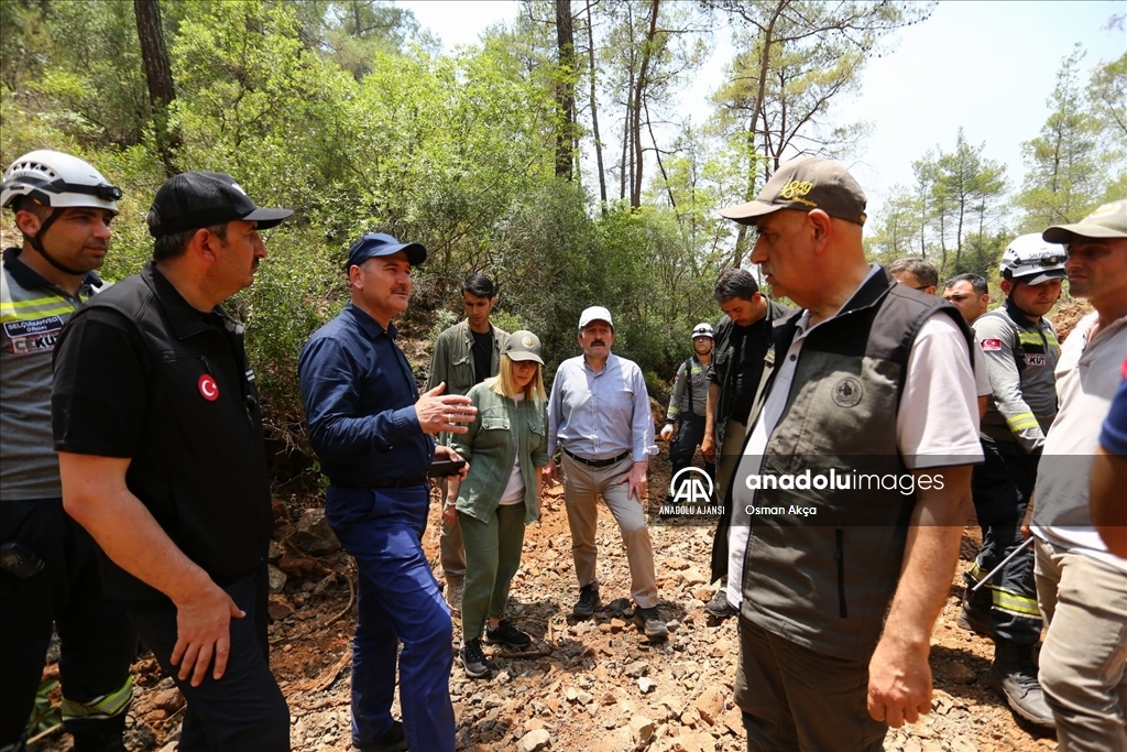 Bakan Soylu ve Kirişçi, Marmaris yangın bölgesinde incelemelerde bulundu