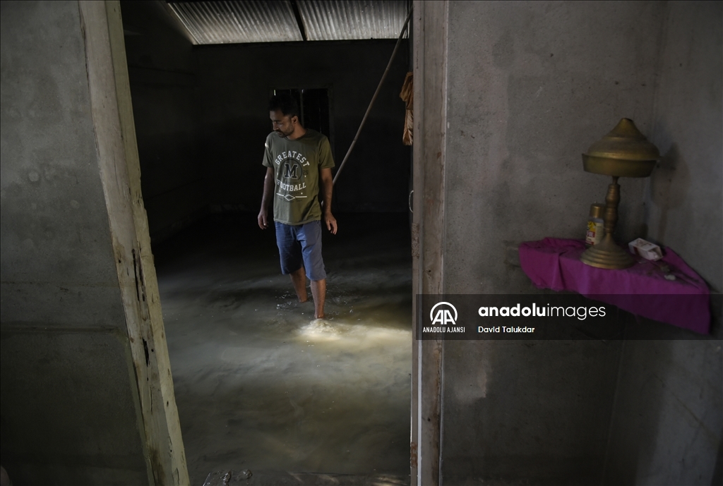 Hindistan'ın Assam eyaletinde meydana gelen seller