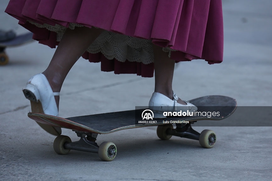 Imilla Skate, un colectivo de mujeres patinadoras en Bolivia