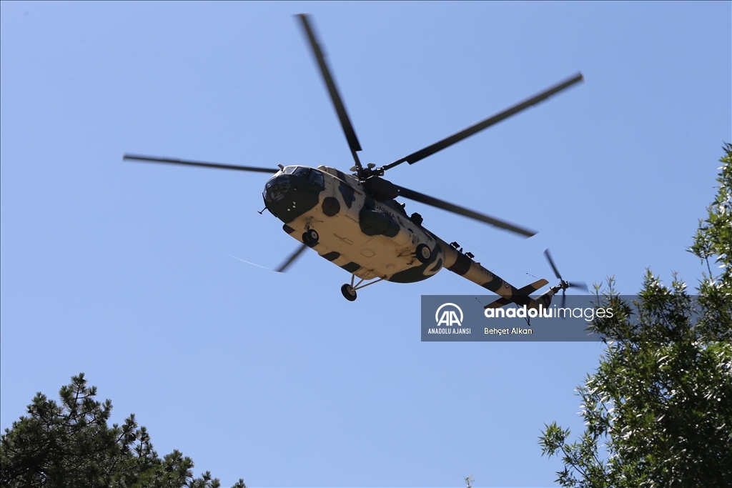 Jandarmanın "hassas burunları" operasyonlara helikopterli eğitimle hazırlanıyor