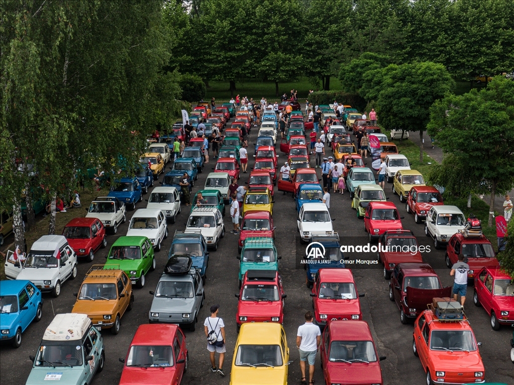 Polonya'da 'Fiat 126' sahipleri rekor kırmak üzere bir araya geldi